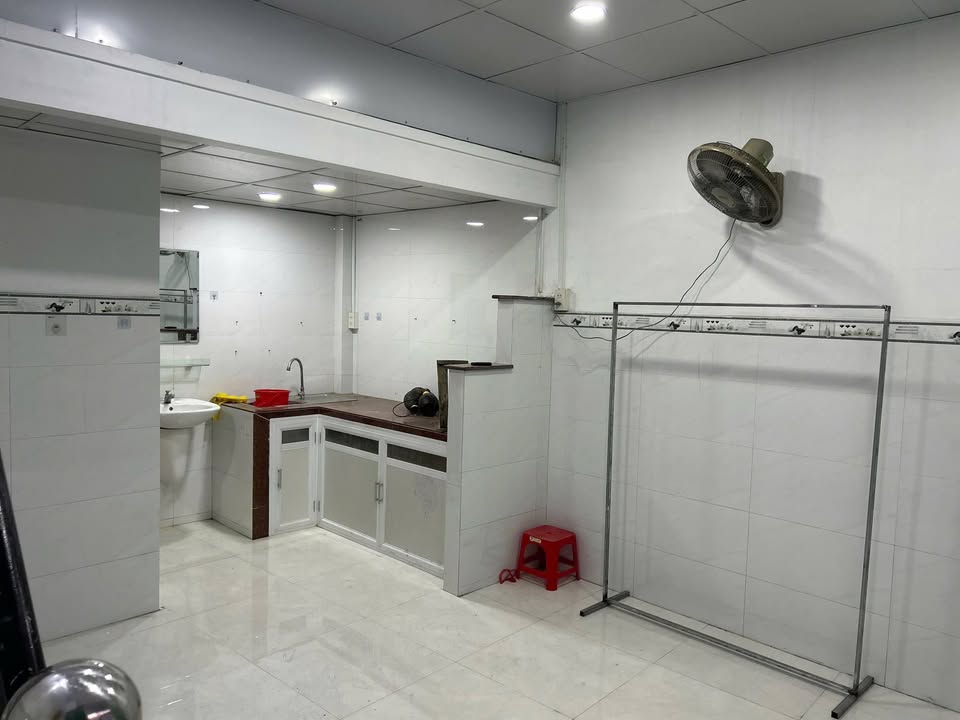 Nhà cho thuê tại P4, TP. Mỹ Tho 2PN giá chỉ 3 triệu - Vị trí trung tâm thuận tiện!