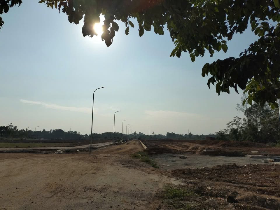 Đất dịch vụ Xuân Hòa 100m² giá 3.8 tỷ - Xây dựng tự do, vị trí đắc địa!