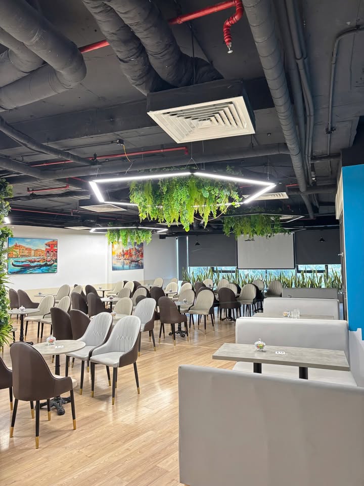 Văn phòng cho thuê Mễ Trì Nam Từ Liêm 300m² giá 96 triệu - Setup sẵn nội thất đẹp!