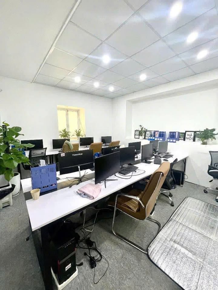 Văn phòng cho thuê 100m² tại phố Lê Văn Thiêm, giá chỉ 15 triệu/tháng - Full nội thất