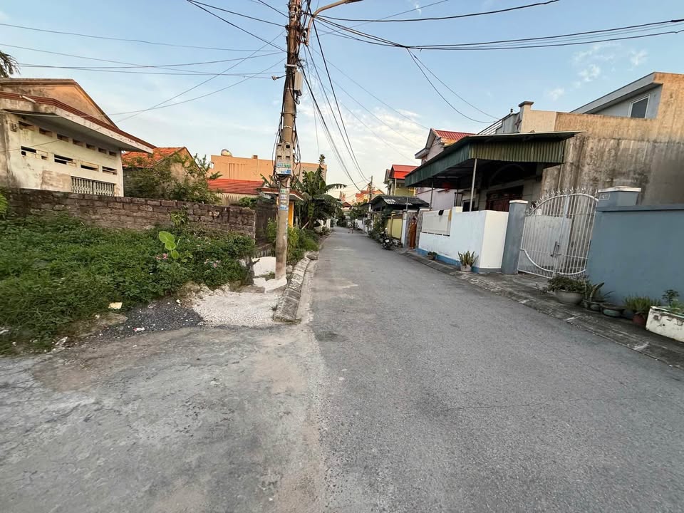 Đất nền 2 mặt tiền Phương Nam, Uông Bí 82m² giá chỉ 800 triệu - Cơ hội đầu tư tuyệt vời!