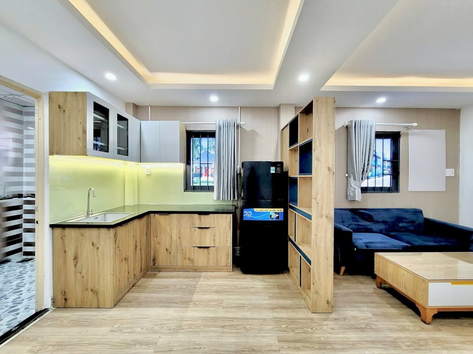 Phòng ngủ tách bếp cho thuê tại Lạc Long Quân, 30m² - Không chung chủ, tự do giờ giấc!