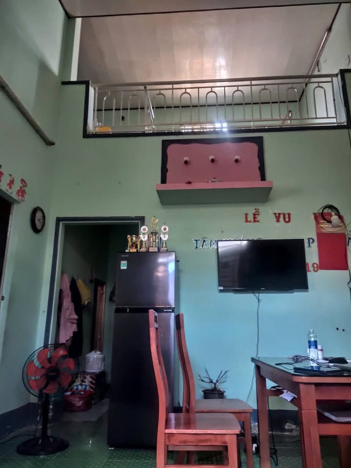 Nhà gác lửng đường 30 Tháng 4, Chánh Nghĩa 54m² giá 1.6 tỷ - Vị trí đắc địa gần trường học!