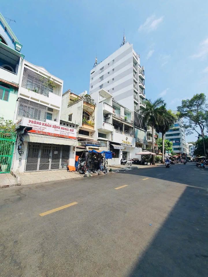 Nhà mặt tiền kinh doanh quận Đống Đa 55m² giá 10.6 tỷ - Cơ hội đầu tư lý tưởng!