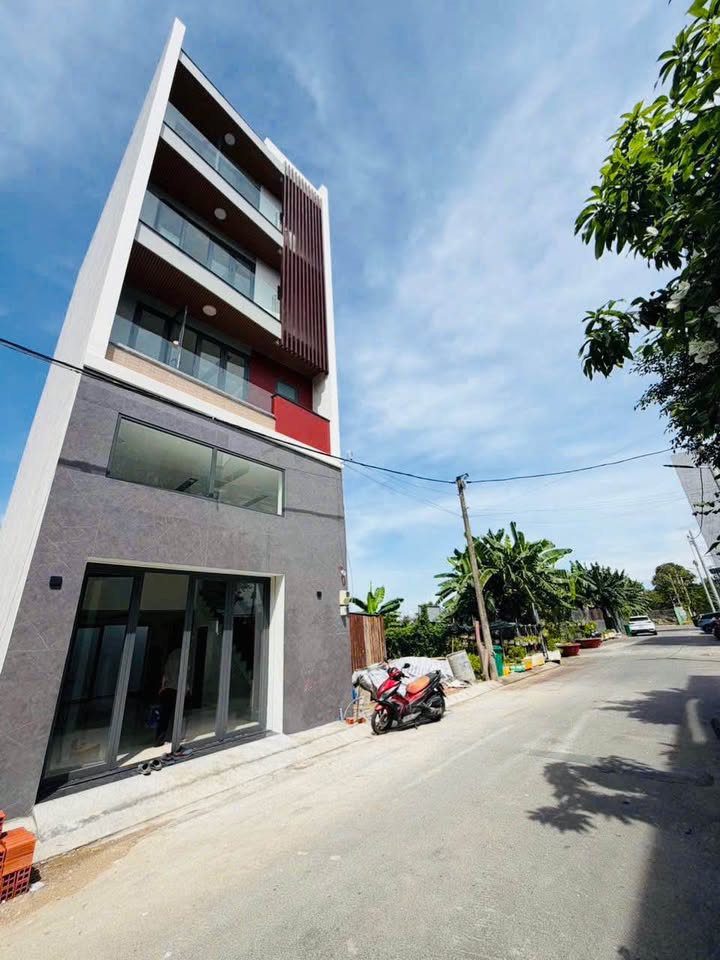 Nhà đẹp Hiệp Bình, Thủ Đức 66.9m² giá 10.8 tỷ - View sông Sài Gòn thoáng mát!