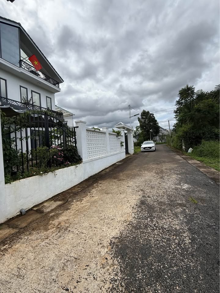 Đất nền 201m² tại Tà Nung, Đà Lạt giá 2.9 tỷ - Sổ đỏ chính chủ, đường nhựa rộng rãi!