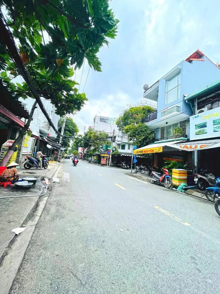 Đất nền quận 7, 120m² giá 20.5 tỷ - Cơ hội đầu tư hiếm có!