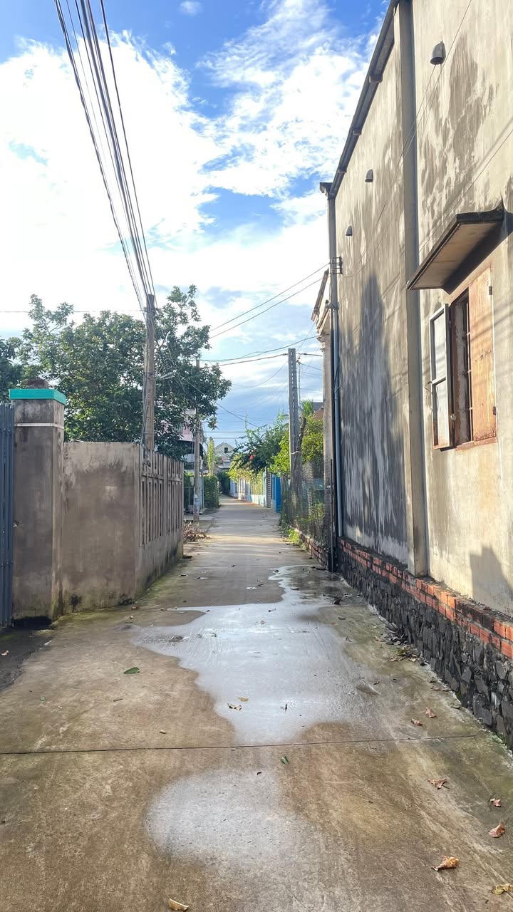 Nhà ở Ngãi Giao, Châu Đức 180m² giá 1.9 tỷ - Khu dân cư sầm uất, gần quốc lộ!