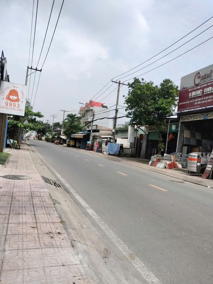 Nhà xưởng mặt tiền đường Nguyễn Thị Thử, Hóc Môn 240m² giá 8 tỷ - Vị trí kinh doanh tuyệt vời!