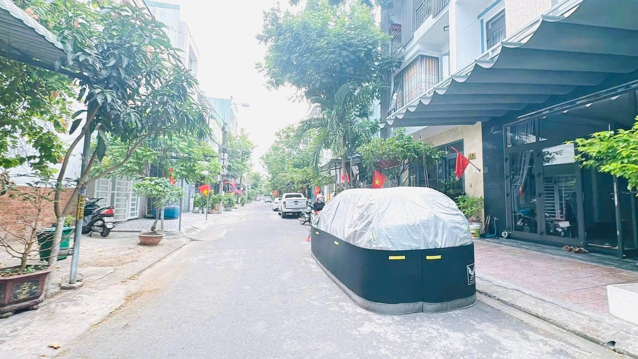 Nhà C4 mặt tiền đường Kinh Dương Vương, Đà Nẵng 75m² giá 5.35 tỷ - Vị trí đắc địa gần biển!