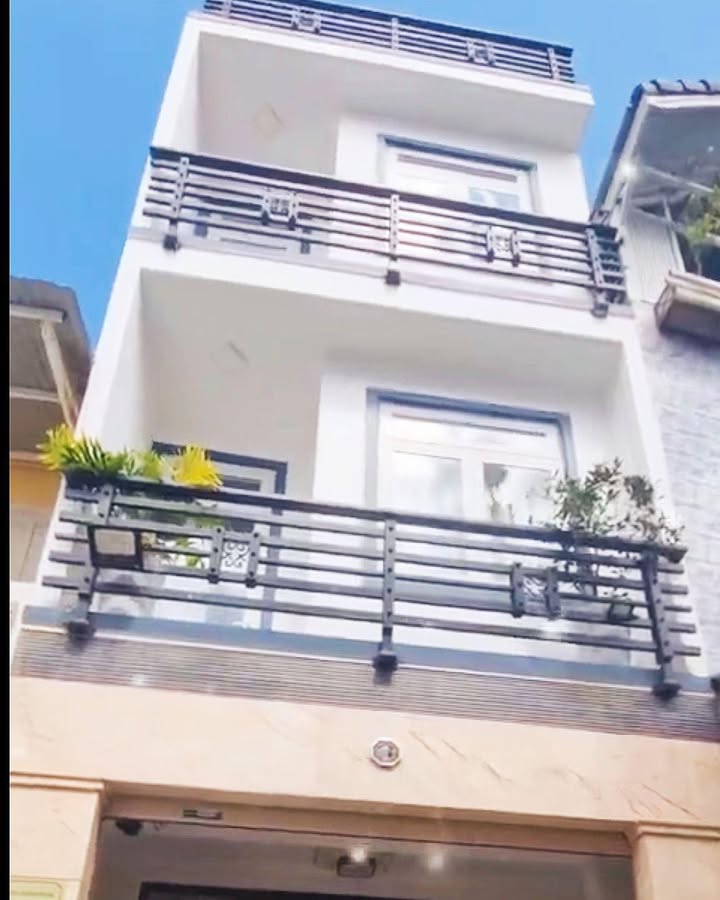 Nhà 2 mặt tiền ôtô Đồng Tâm Đà Lạt 65m² giá 6.7 tỷ - Sổ hồng đầy đủ, vị trí đẹp!