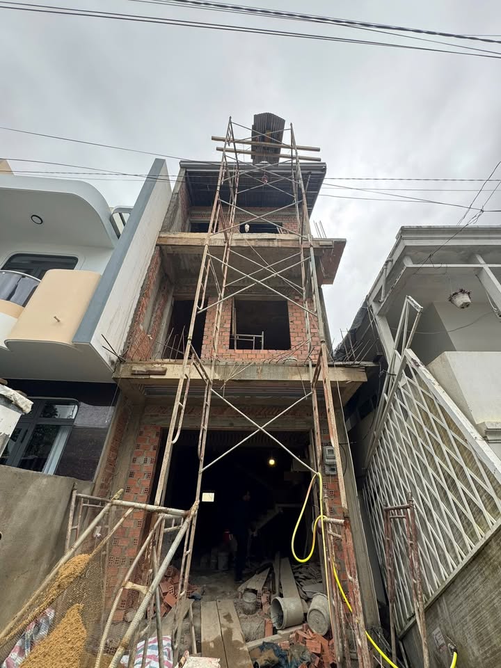 Nhà mới An Dương Vương Đà Lạt 70m² giá 6.7 tỷ - Không gian sống lý tưởng!