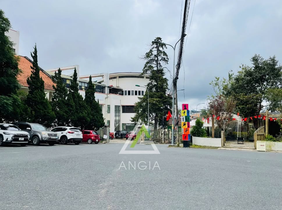 Nhà mặt tiền Võ Thị Sáu, Đà Lạt 800m² giá 80 tỷ - Kinh doanh sầm uất!