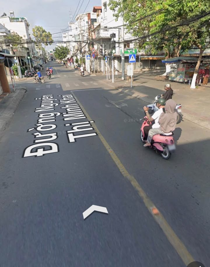 Nhà 1 trệt 2 lầu mặt tiền đường Nguyễn Thị Minh Khai, phường Long Châu, 89.7m² - Giá tốt hấp dẫn!