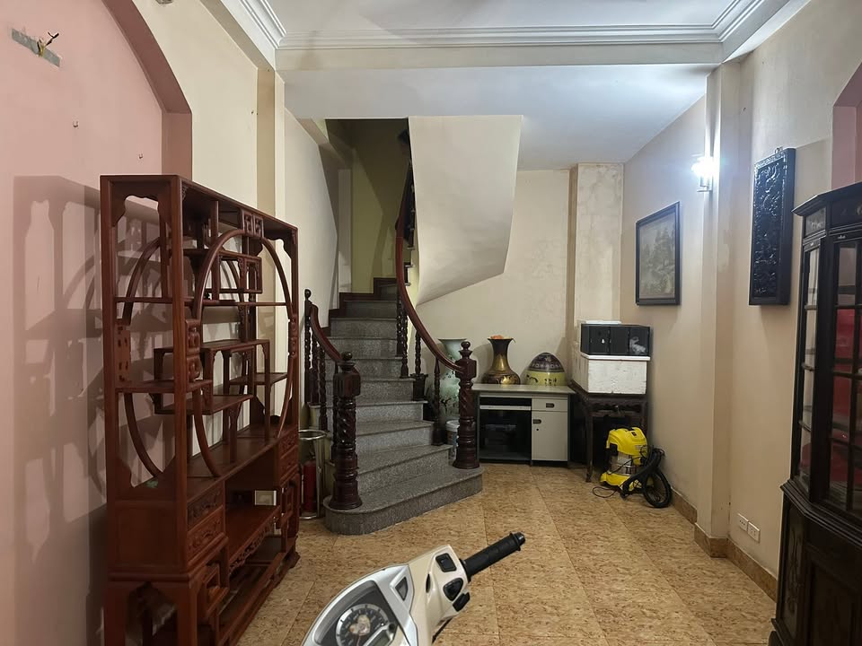 Nhà nguyên căn 30m² Hào Nam, Đống Đa - Cho thuê lâu dài giá 9 triệu