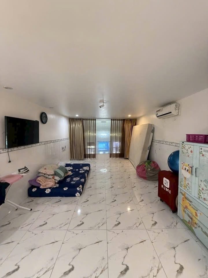 Căn hộ Trần Hưng Đạo Quận 5 82m² giá 3.35 tỷ - Tiện nghi ngay lầu 1!