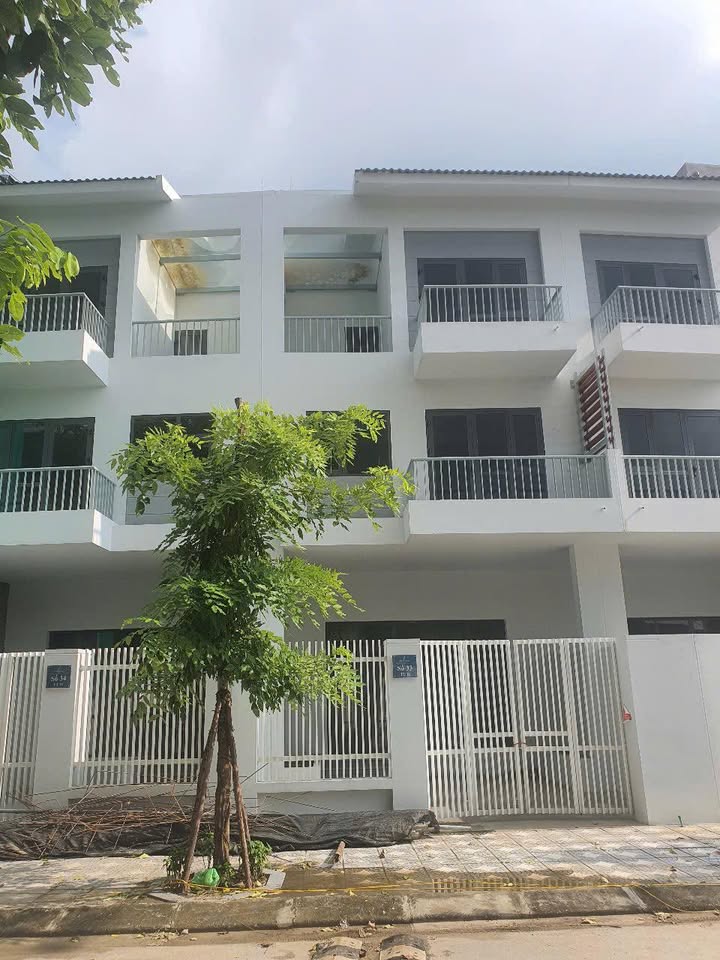 Cho thuê nhà liền kề 88m² tại khu đô thị sinh thái Foresa Xuân Phương - Giá chỉ 15 triệu/tháng!