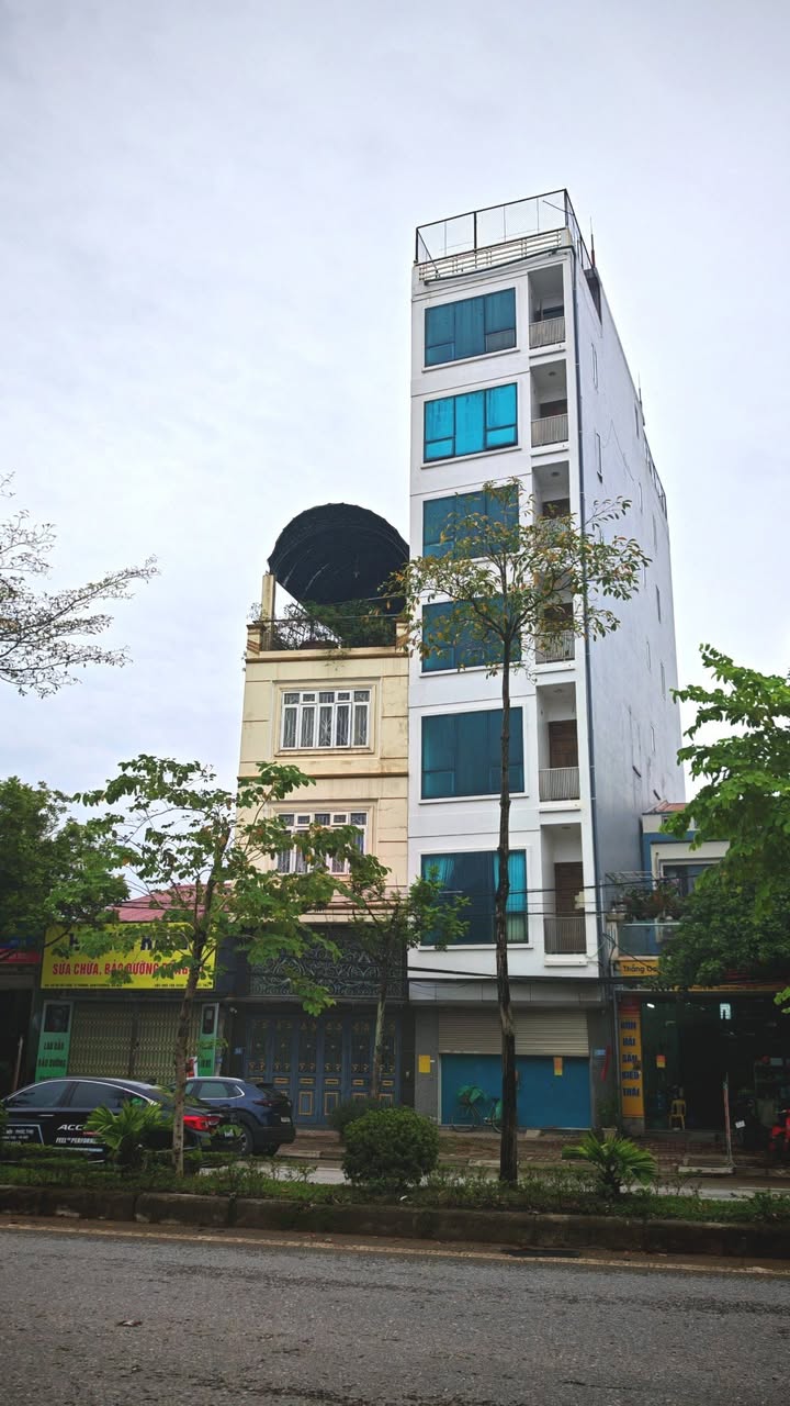 Nhà cho thuê 7 tầng mặt Quốc lộ 32, thị trấn Phùng, 700m² - Diện tích lớn, vị trí đắc địa!