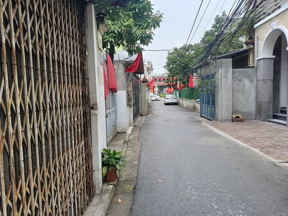 Đất nền Việt Hưng 50m² giá 6.48 tỷ - Vị trí đẹp, sổ đỏ chính chủ!