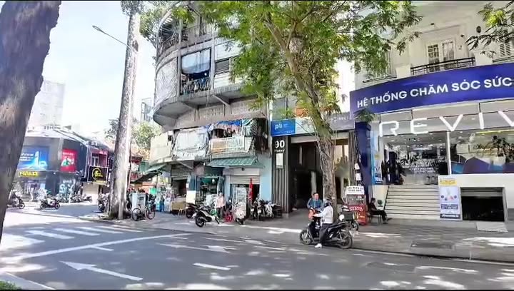 Bán Tòa Nhà FrontHouse 86-88 Pasteur, Quận 1 - Diện tích 134m², Giá 200 tỷ Thương Lượng!