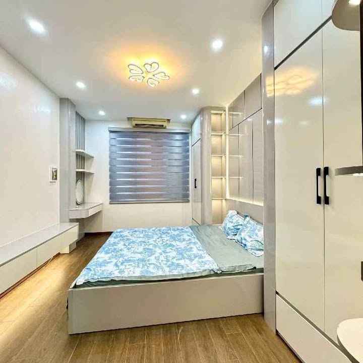 Căn hộ Đống Đa 150m² giá 5 tỷ - Không gian rộng rãi, chính chủ!