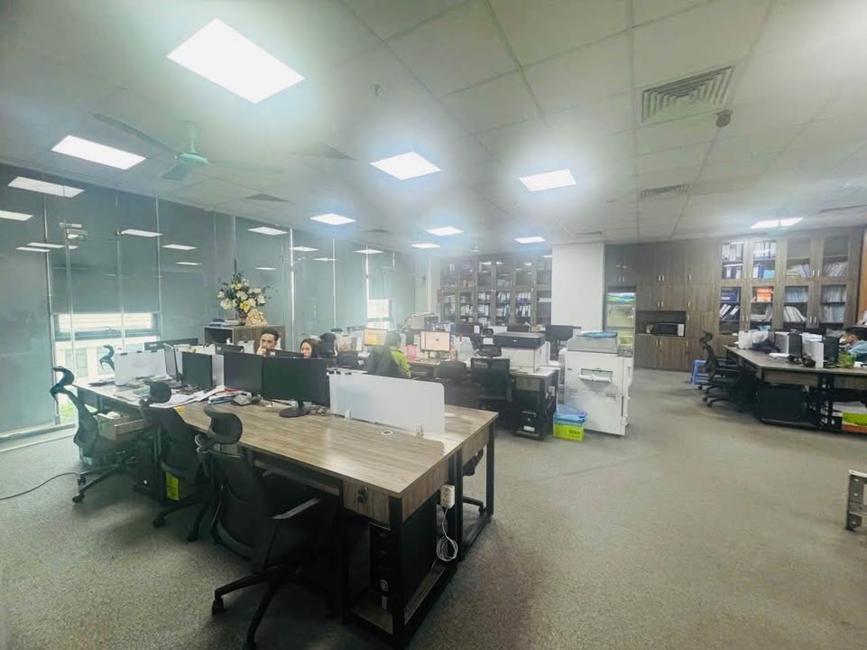 Văn phòng cho thuê tại tòa N04B - T2 khu Ngoại Giao Đoàn 183m² giá 10$/m² - Vị trí đắc địa, thuận tiện giao thông!