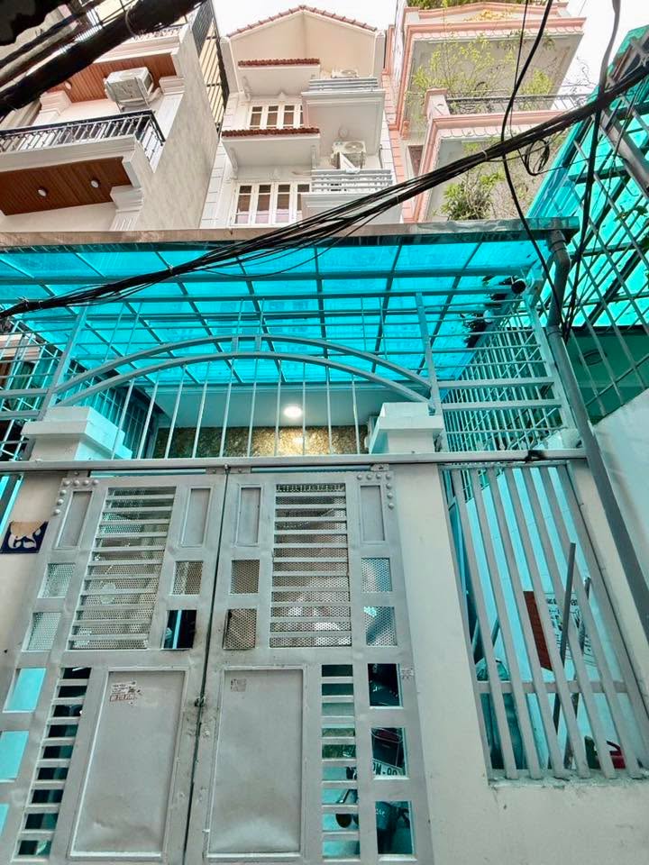 Nhà riêng Hoàng Mai 60m² giá 11 tỷ - Sổ đỏ chính chủ, đầy đủ nội thất!