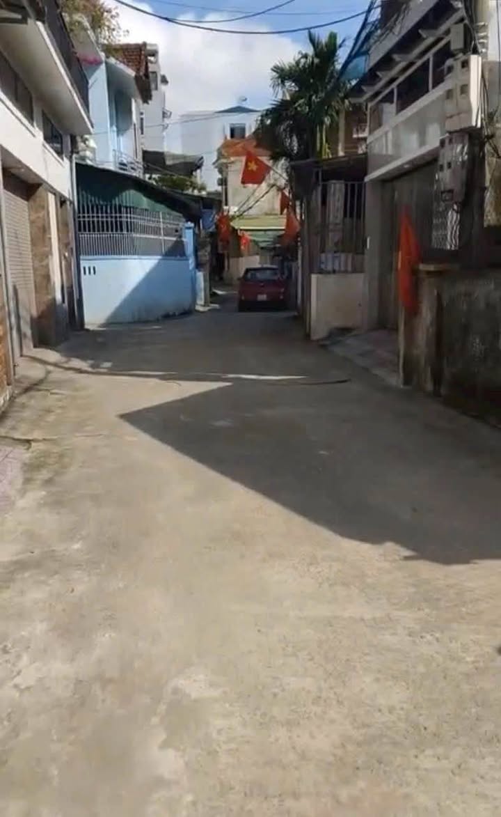 Đất ở Vinh Tân 100m² giá 2 tỷ - Hướng Tây thoáng mát!