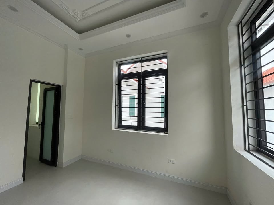 Căn hộ dịch vụ mới cho thuê Đê La Thành, Ba Đình 83m² giá 90 triệu - Không gian sống thoáng đãng!