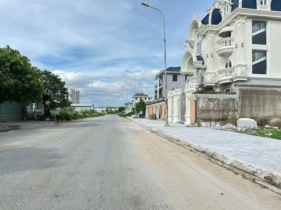 Đất nền đường 659 Phước Long B, quận 9, diện tích 270m² - Giá chỉ 29.7 tỷ!