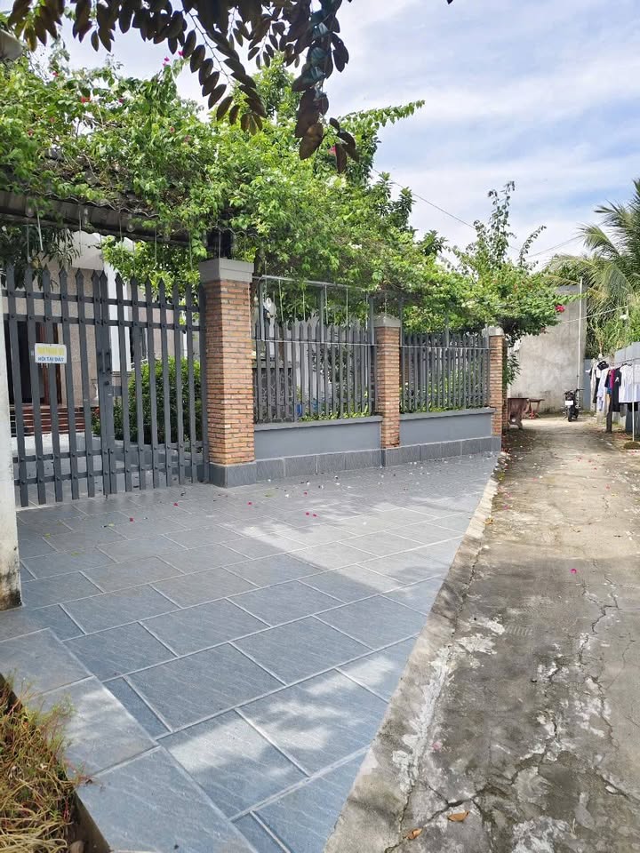 Bán biệt thự sân vườn và nhà yến tại ấp Phụng Hiệp, 1500m² giá 12 tỷ - Đầu tư sinh lời ổn định!