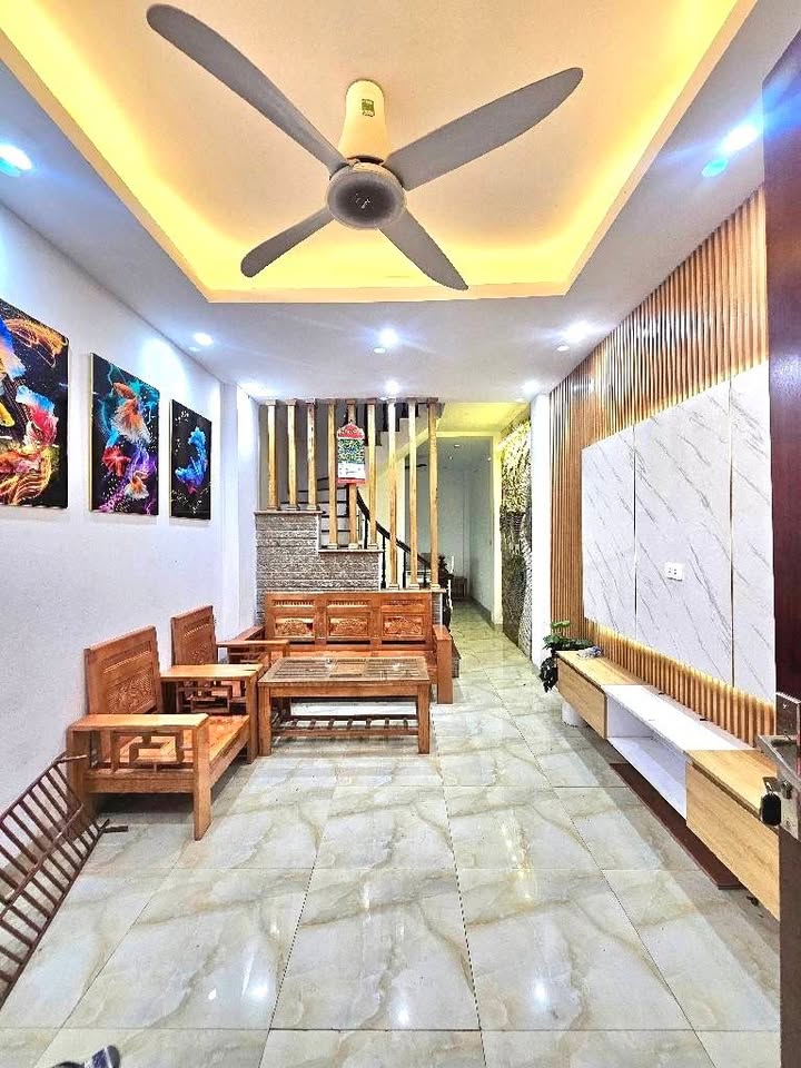 Nhà riêng Ngọc Thụy Long Biên 38m² giá 7 tỷ - Lô góc thoáng đãng, ô tô đỗ cửa!