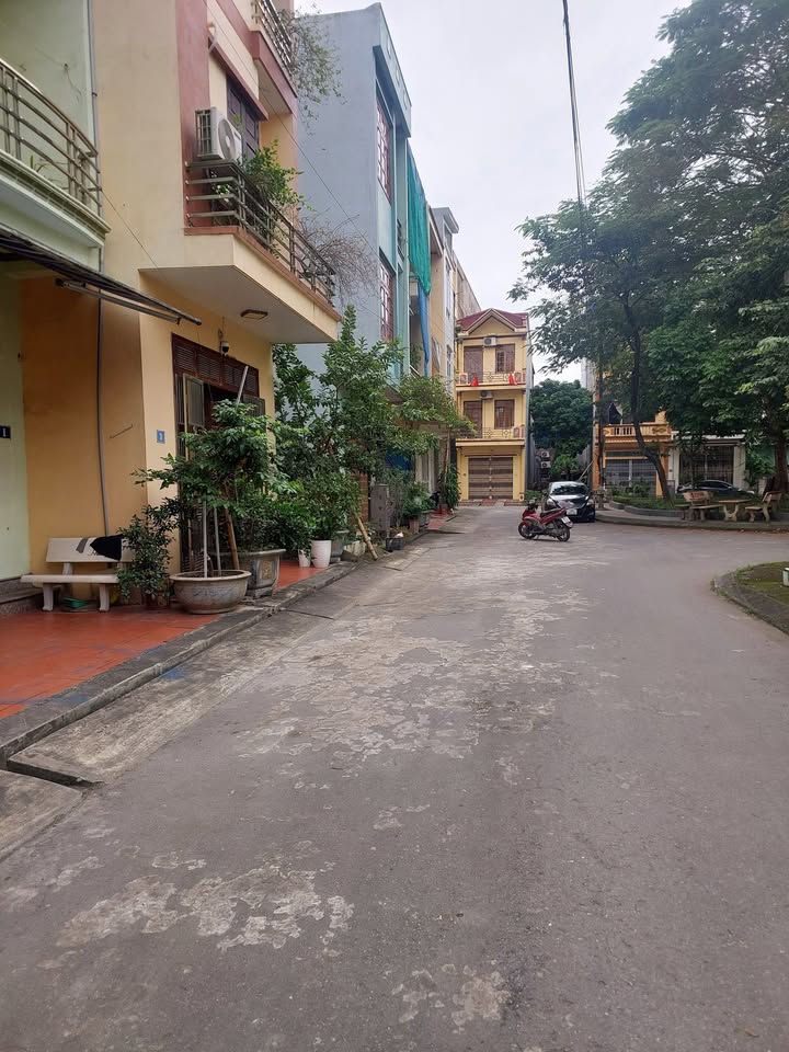 Bán đất mặt vườn hoa đường Lê Hiến Giản 67,5m² giá 2,7 tỷ - Vị trí cực đẹp!