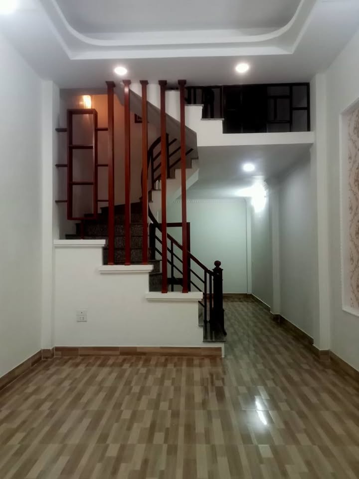 Nhà riêng 2 tầng Đinh Công Tráng, 45m² giá 1,8 tỷ - Ô tô vào thoải mái!