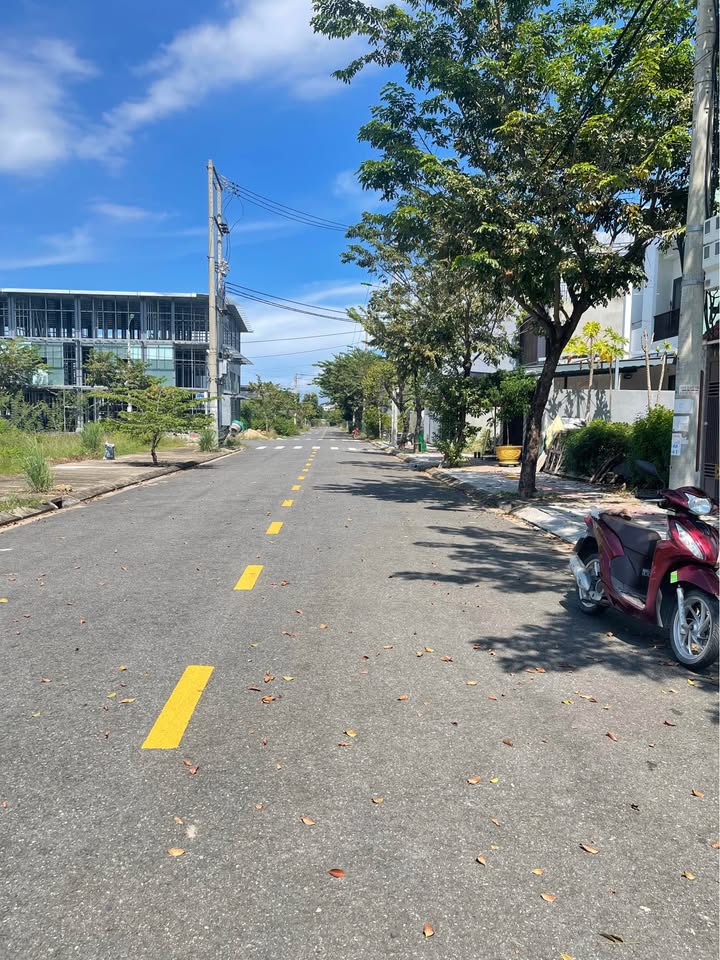 Đất Nam Hòa Xuân Đà Nẵng 110m² giá 5 tỷ - Sổ đỏ chính chủ, view tiện ích!