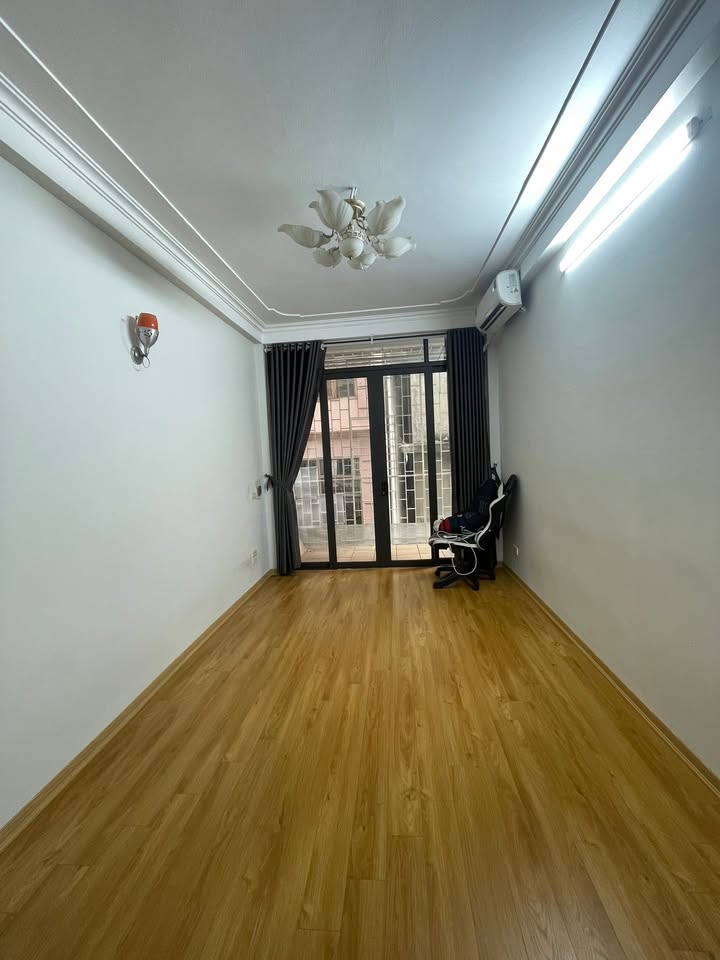 Nhà ngõ 139 Tam Trinh 28m² giá 6.68 tỷ - Đẹp, chính chủ, vào ở ngay!