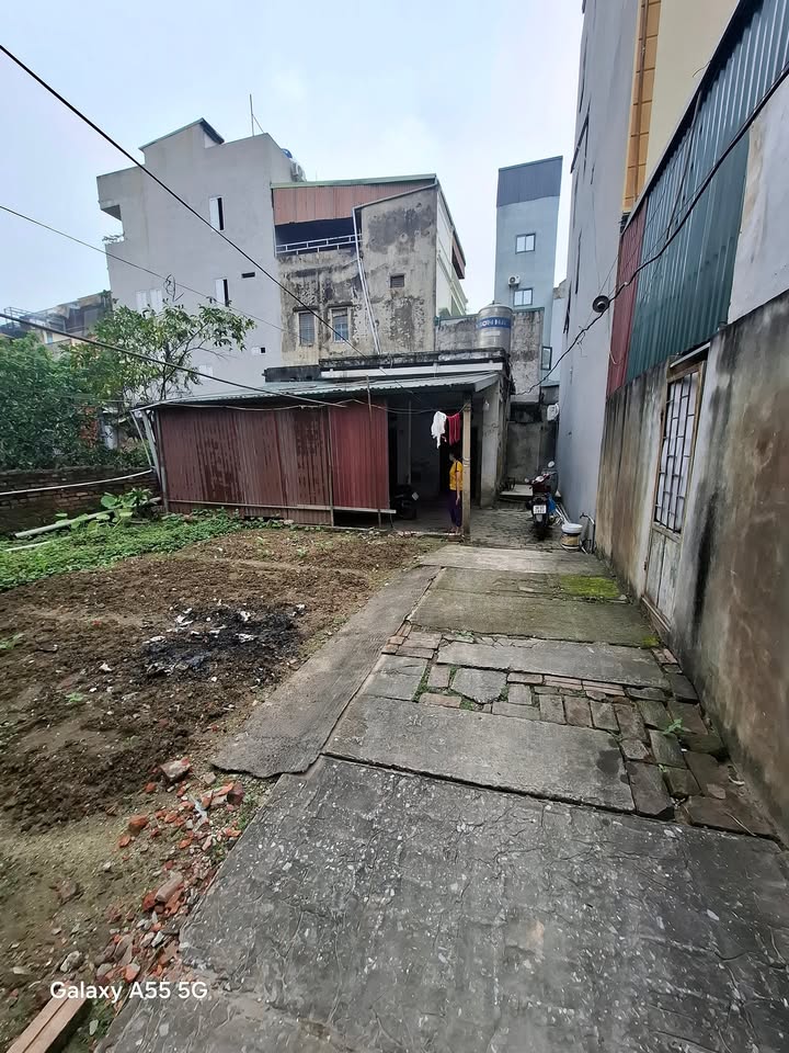 Cho thuê mặt bằng phố Lĩnh Nam 160m² giá 9 triệu - Phù hợp cho kinh doanh