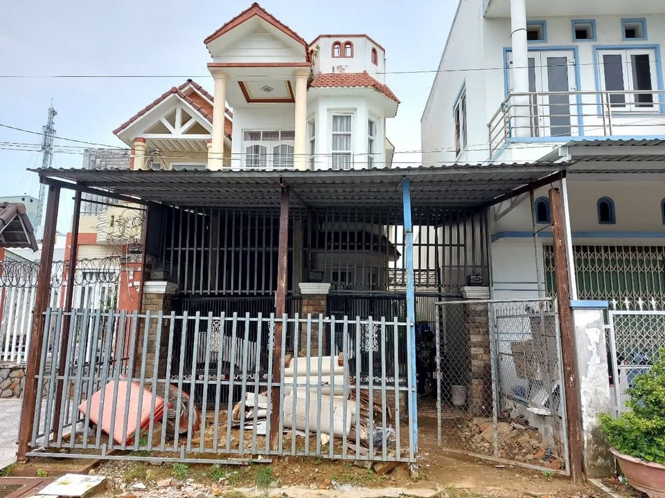 Nhà 3 tầng đường Huỳnh Mẫn Đạt, Rạch Giá 141m² - Phù hợp gia đình và kinh doanh!