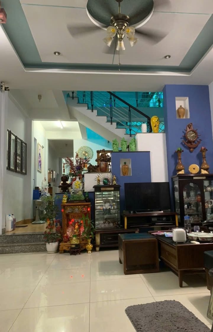 Nhà 2 tầng đường Tú Mỡ, quận Cẩm Lệ, 102m² - Vị trí thuận lợi gần bến xe!