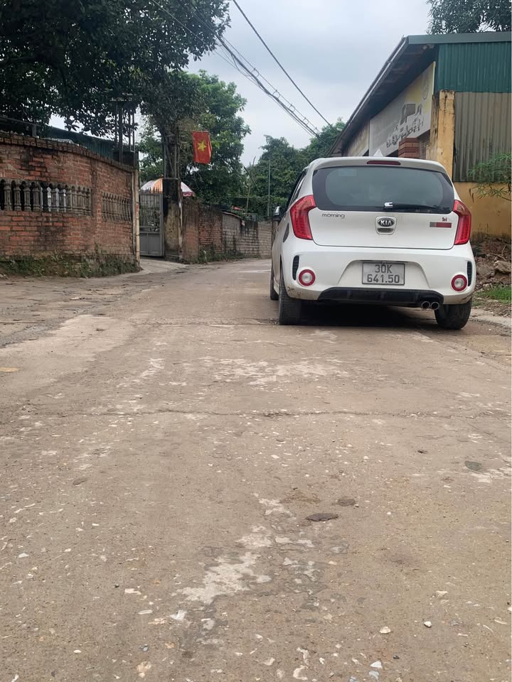 Đất nền Ngõ 13 Ái Mỗ 100m² giá chỉ 2 tỷ - Tiềm năng đầu tư lớn!