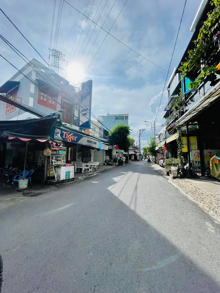 Mặt tiền kinh doanh Trường Hoa Lư, Quận 9 - 92m² giá 11.7 tỷ - Đầu tư sinh lời ngay!