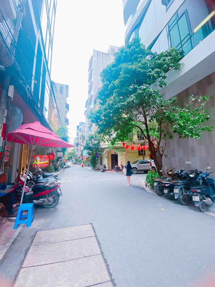 Nhà mặt ngõ Nguyên Hồng, Đống Đa 55m² giá 41.5 tỷ - Thiết kế mới 100%