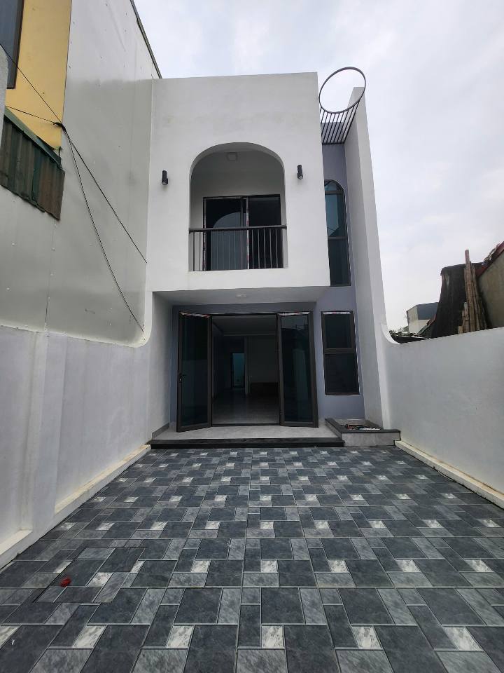 Nhà 2 tầng tại Quảng Thịnh 97m² giá 2.5 tỷ - Thiết kế hiện đại, gần bến xe Hoa Dũng!