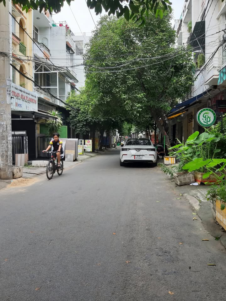 Nhà Gò Vấp 44m² giá 4 tỷ - 3 phòng ngủ, hxh thông thoáng!