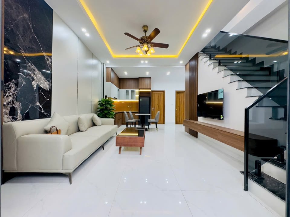 Nhà 2 tầng Trần Đình Tri, Hòa Minh, 60m² giá 4 tỷ - Vị trí đắc địa gần biển!