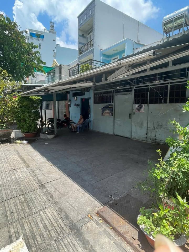 Cho thuê mặt bằng 1043 Lò Gốm, Quận 6 - Giá chỉ 2.5 triệu/tháng!