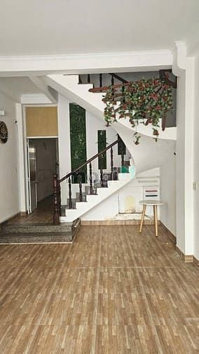 Nguyên căn 1 trệt 2 lầu đường Quốc Hương, Thảo Điền - Giá thuê 38 triệu