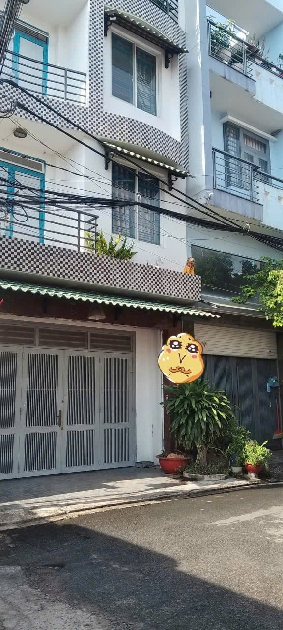 Nhà 4 tầng 6PN hẻm 8m ngay Phan Huy Ích, giá 8.2 tỷ - Cơ hội đầu tư tuyệt vời!