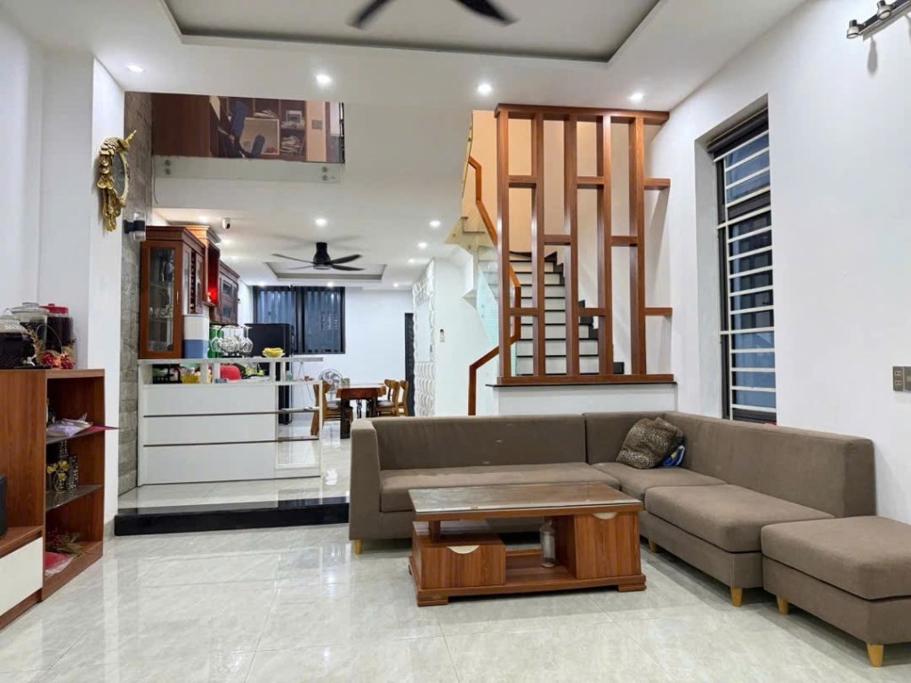 Nhà 3 tầng 90m² trục đường Chương Dương - Thiết kế sang trọng, giá thương lượng!