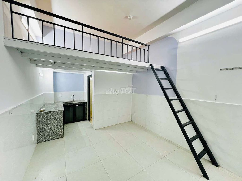 Phòng trọ máy lạnh, thang máy, cao cấp 30m² giá 3.8 triệu - Gần Đầm Sen, thuận tiện đi lại!